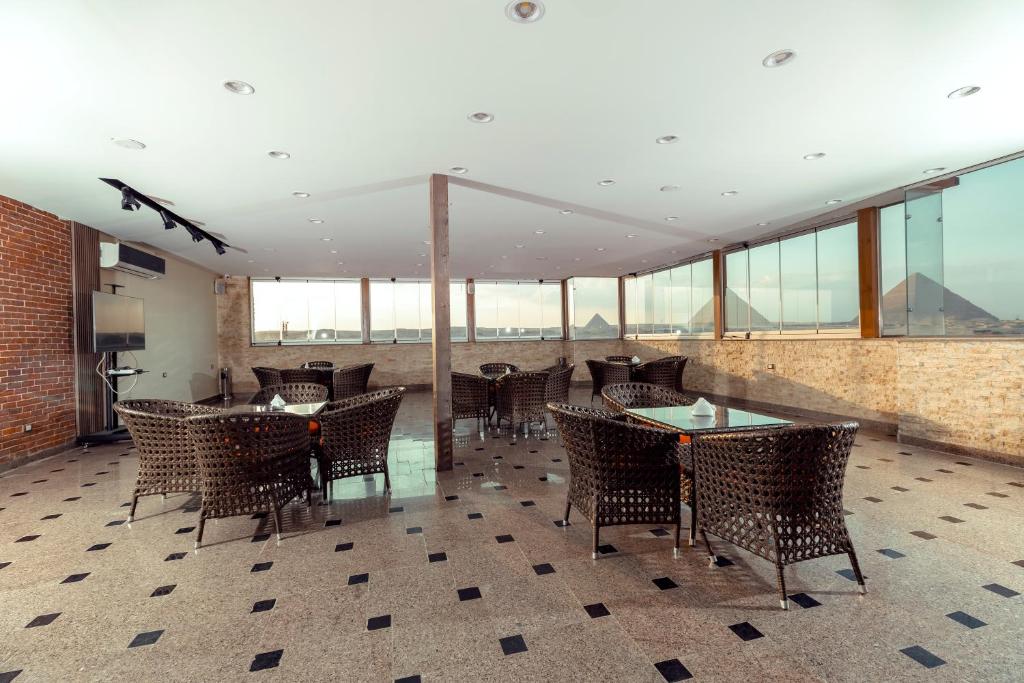Restaurace v ubytování Brothers Pyramids View