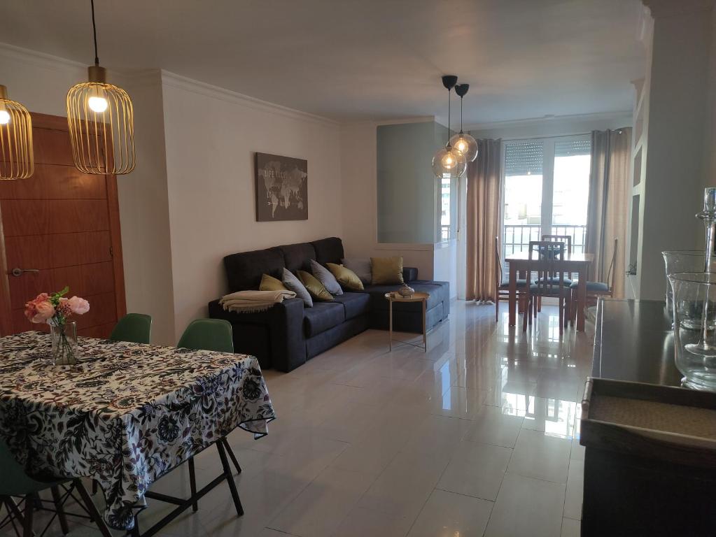 Fotografia z galérie ubytovania Confortable piso junto a centro ciudad, playa y estación tren. v destinácii Málaga