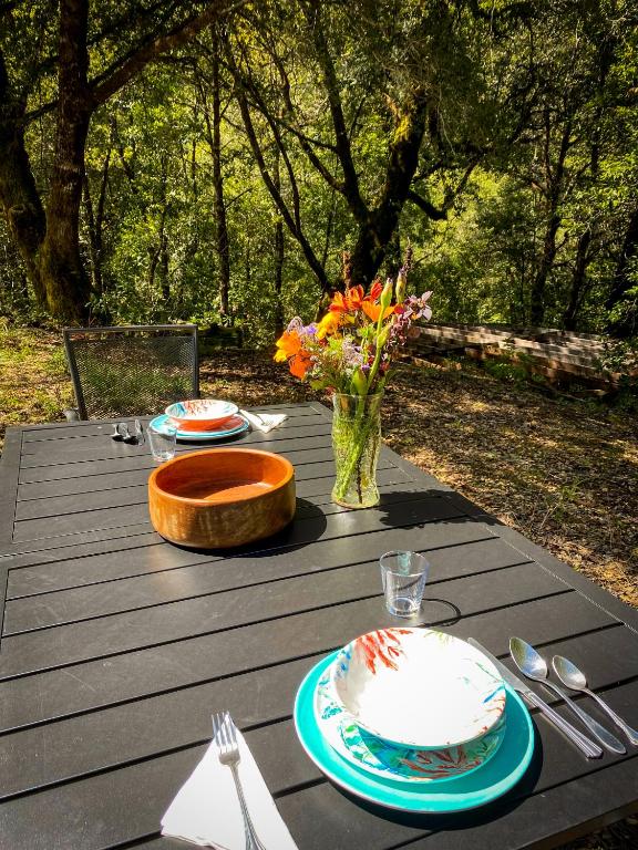 Zahrada ubytování Glamping in the Redwoods with a hot tub!