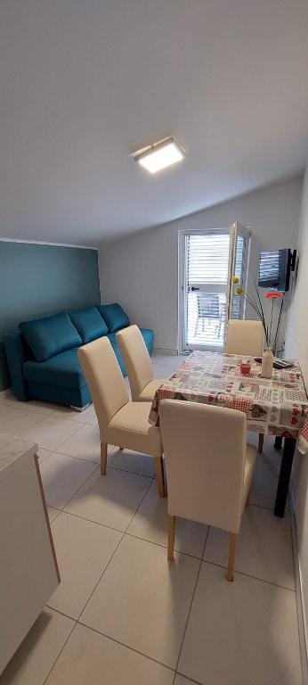 Posedenie v ubytovaní Apartmani Fran Vir