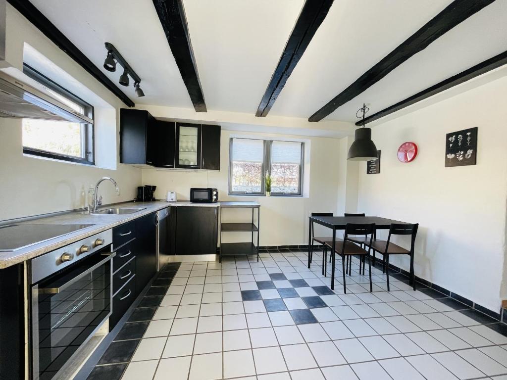 Kuchyň nebo kuchyňský kout v ubytování aday - Central Charming Apartment with Terrace