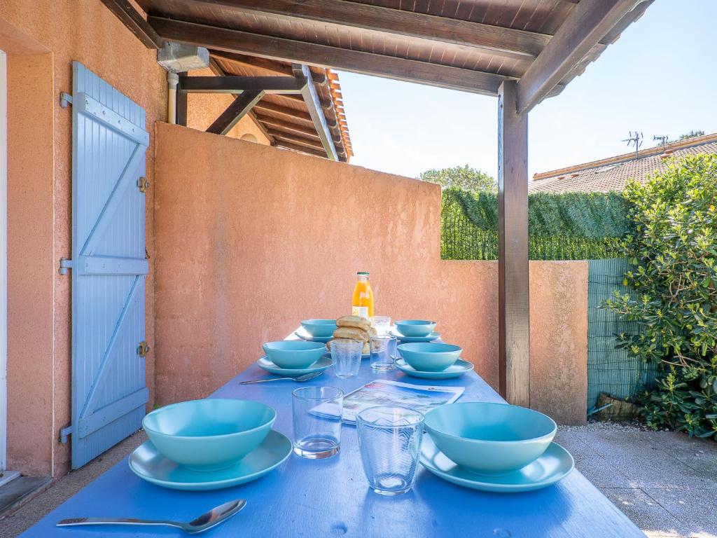 &#x420;&#x435;&#x441;&#x442;&#x43E;&#x440;&#x430;&#x43D;&#x442; &#x438;&#x43B;&#x438; &#x434;&#x440;&#x443;&#x433;&#x43E; &#x43C;&#x44F;&#x441;&#x442;&#x43E; &#x437;&#x430; &#x445;&#x440;&#x430;&#x43D;&#x435;&#x43D;&#x435; &#x432; Holiday Home Les Marines du Roussillon by Interhome