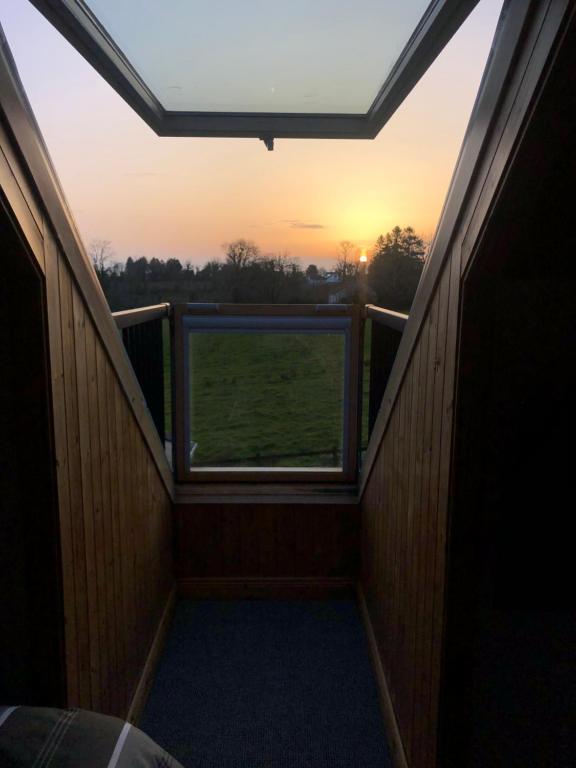 Východ nebo západ slunce při pohledu z apartmánu nebo okolí