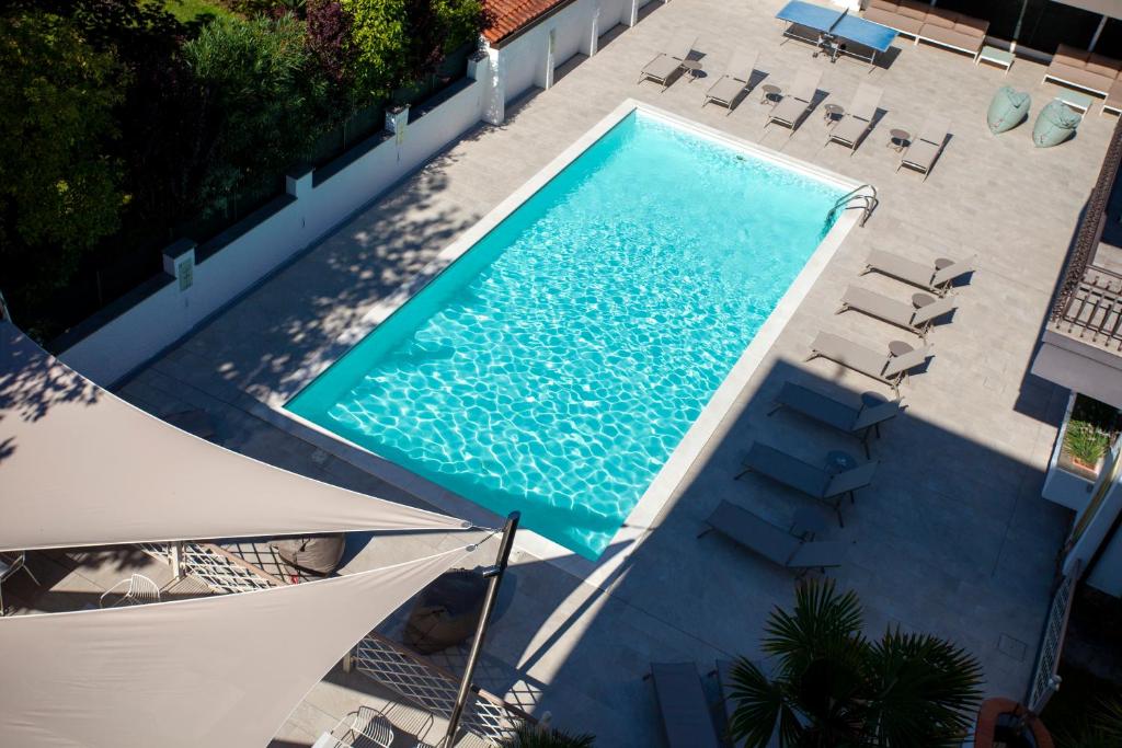 Bazén v ubytování Hotel Tarabella nebo v jeho okolí