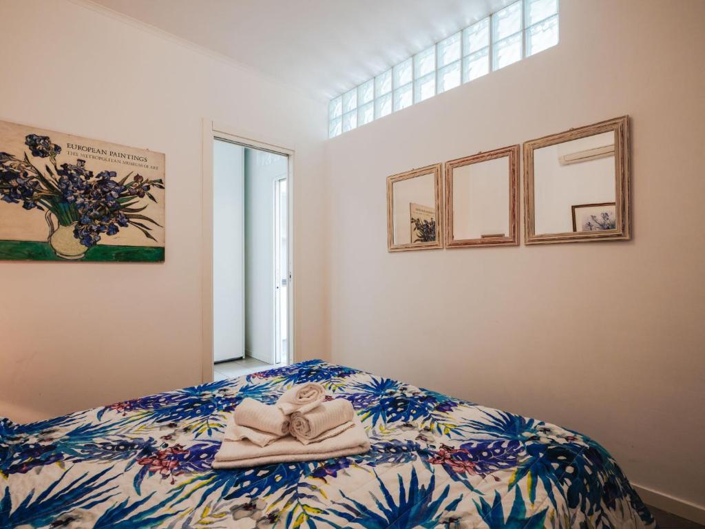 Łóżko lub łóżka w pokoju w obiekcie Apartment Marta by Interhome
