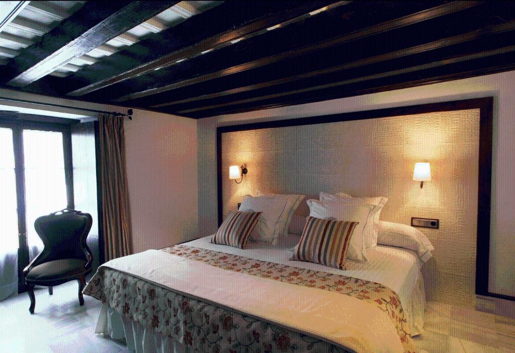 Hostal Palacio San Bartolomé - 家庭套房