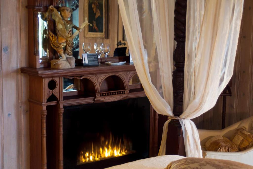 Le Petit Clocher Gite Touristique B & B - Deluxe Queen Suite