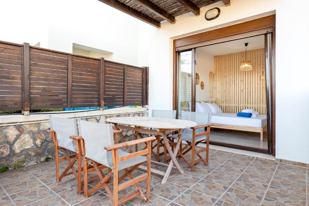 Zdjęcie z galerii obiektu Memi Beach front Villa w mieście Kiotari