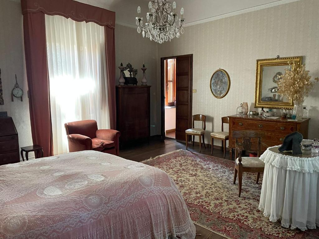 Posteľ alebo postele v izbe v ubytovaní CASA LA TORRE un castello alle porte di Firenze