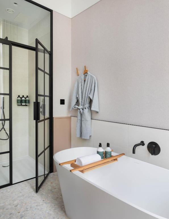 Inhabit Queen's Gardens, a Member of Design Hotels - Resim 17