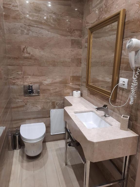 Bagno di Hotel Rezidenca Desaret
