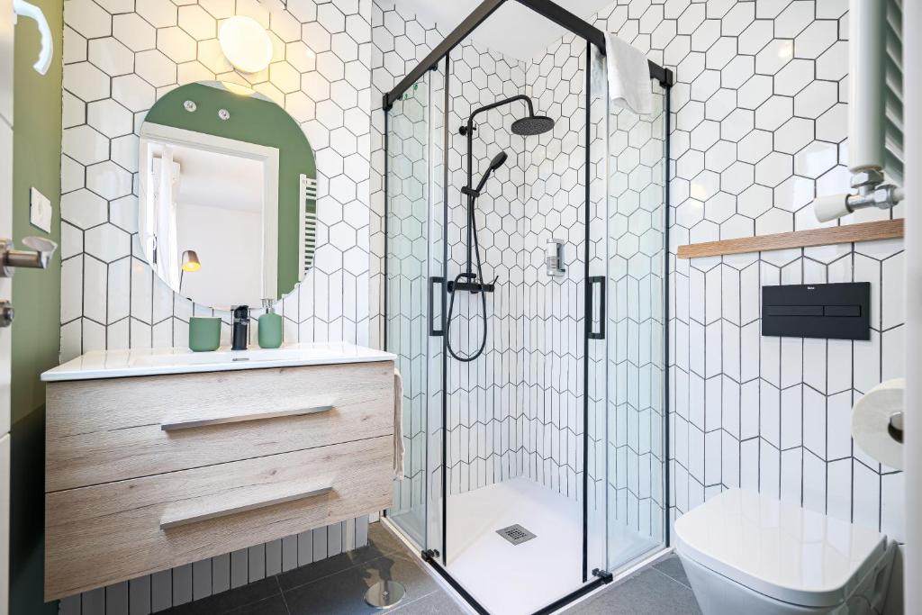 Vallecano Apartments by Olala Homes - 5