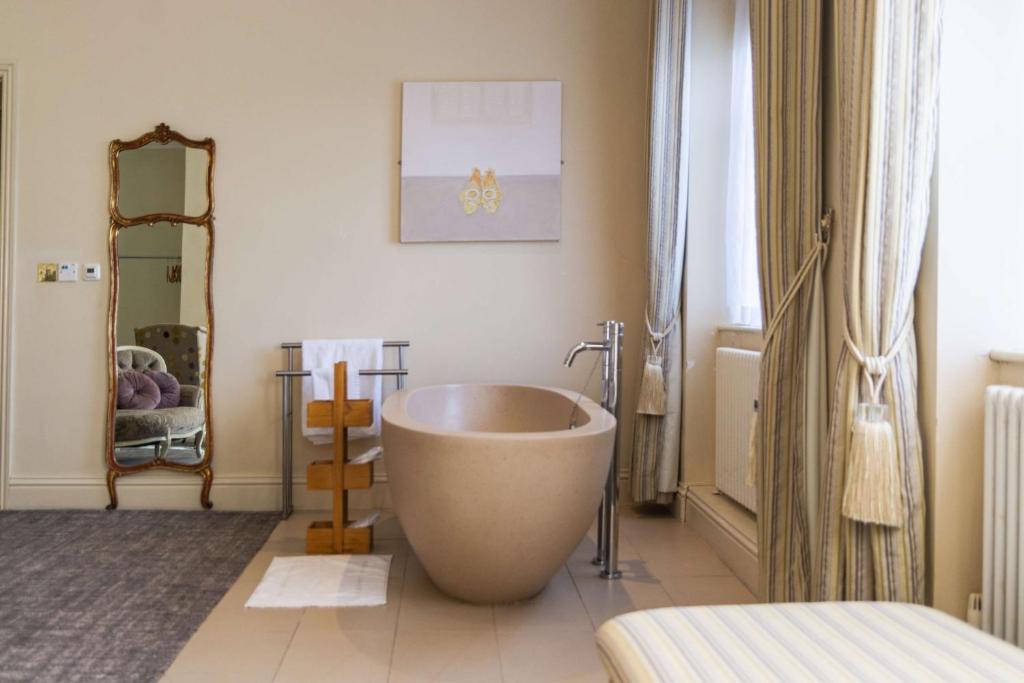 Best Western Plus Sheffield Mosborough Hall Hotel - Deluxe Double Room
