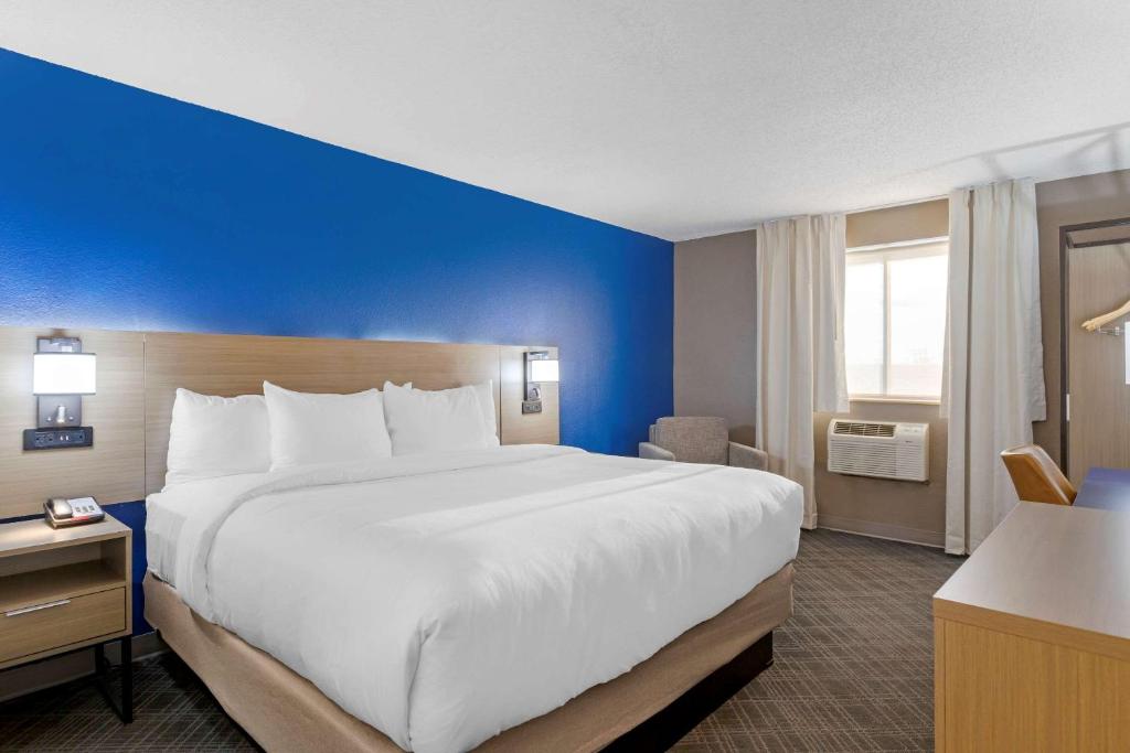 Comfort Inn Detroit - Troy photo