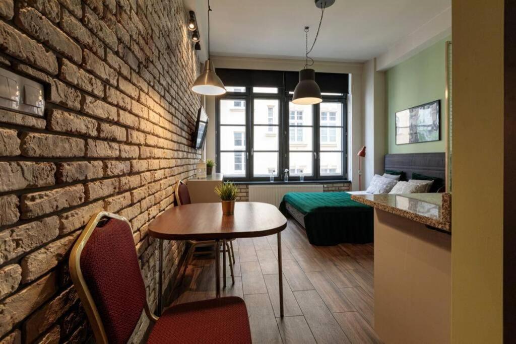 Zdjęcie z galerii obiektu Close-Golden Apartments Wroclaw- Cozy Studio - City Center&K27 we Wrocławiu
