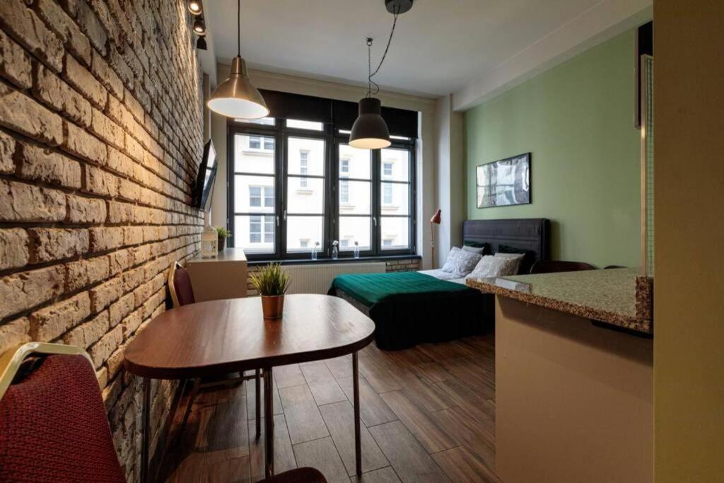Zdjęcie z galerii obiektu Close-Golden Apartments Wroclaw- Cozy Studio - City Center&K27 we Wrocławiu