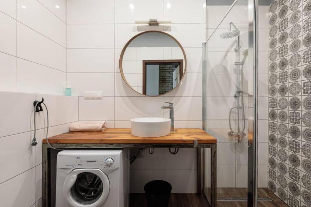 Zdjęcie z galerii obiektu Close-Golden Apartments Wroclaw- Cozy Studio - City Center&K27 we Wrocławiu