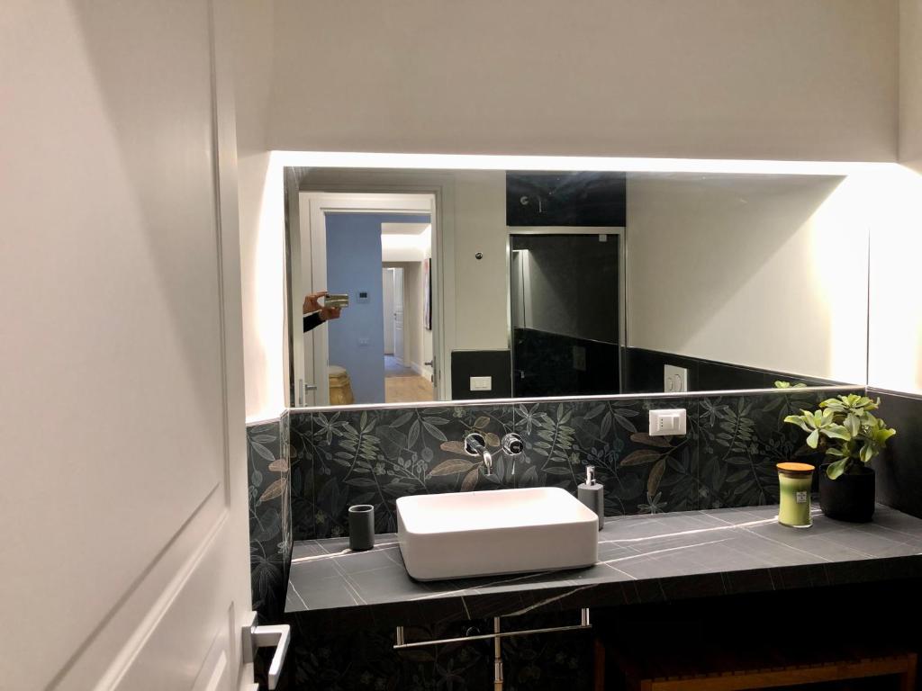 A bathroom at Novella Suite