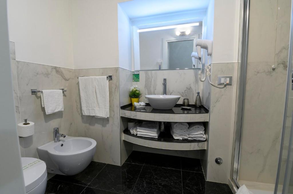 A bathroom at Notti A Roma