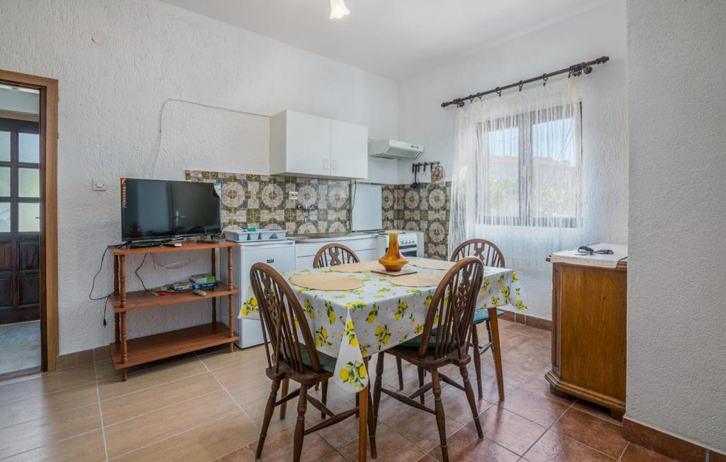 Kuchnia lub aneks kuchenny w obiekcie Apartmani Mile