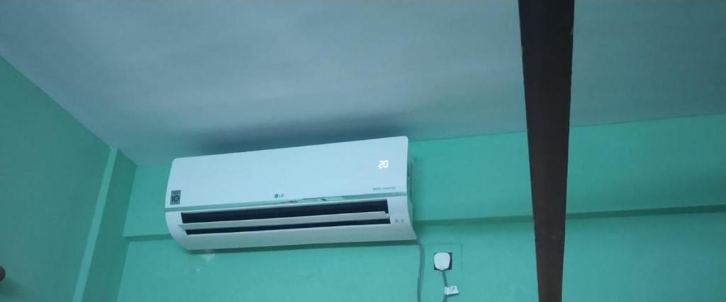 Apartment Santana 5 with Lift, AC, Aqua Guard, W machine and Garage - Housity