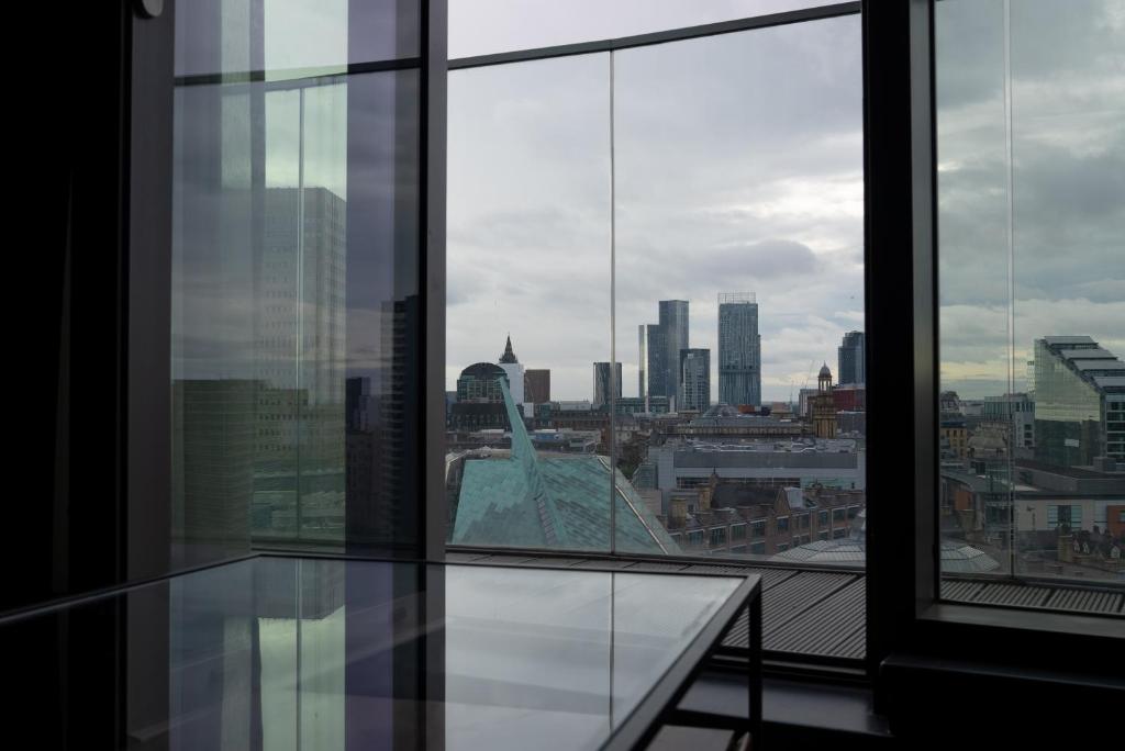Hotel Indigo Manchester - Victoria Station, an IHG Hotel - King Suite With City View