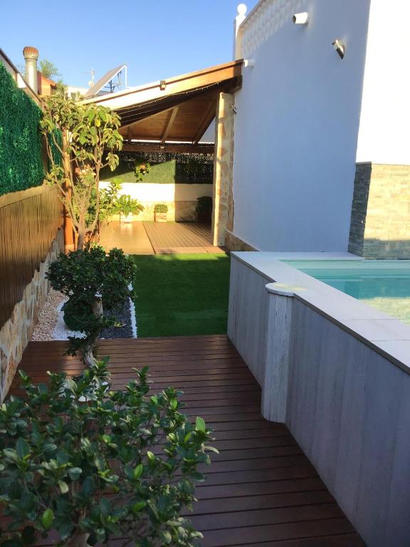 Bazén v ubytovaní Sunny Villa with Private Pool in Calpe + Enclosed Garden alebo v jeho blízkosti