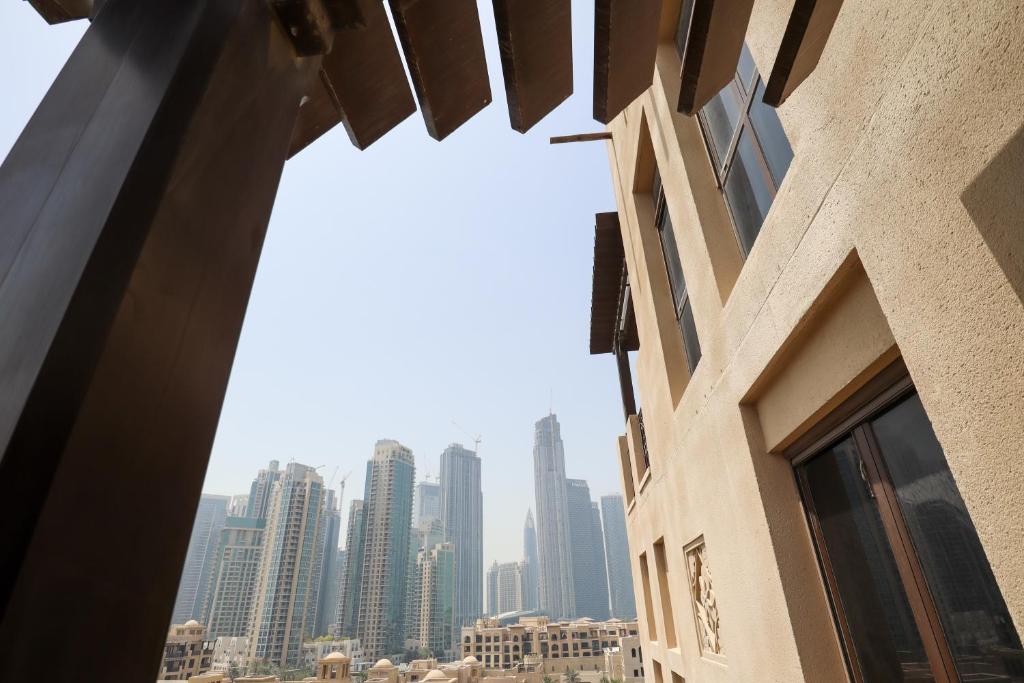 Fotografie z fotogalerie ubytování HiGuests - Charming Apt With Private Balcony Near Dubai Mall v Dubaji