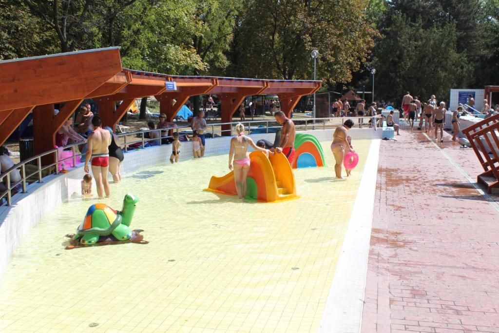 Hosté ubytování Arinza Apartman Vendégház