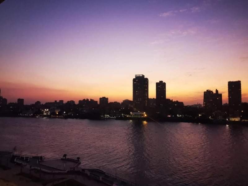 شقه فندقيه جناح يطل علي نهر النيل بجوار فندق فيرمونت - Housity