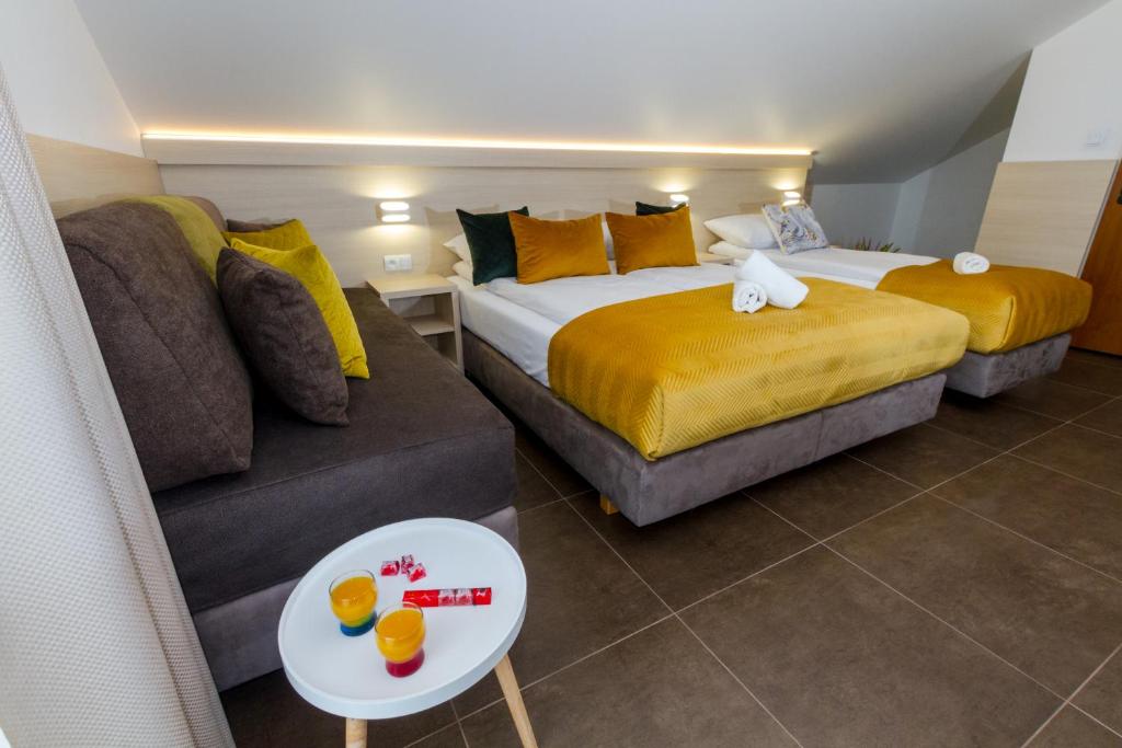 Akwamaryn - Triple Room With Balcony