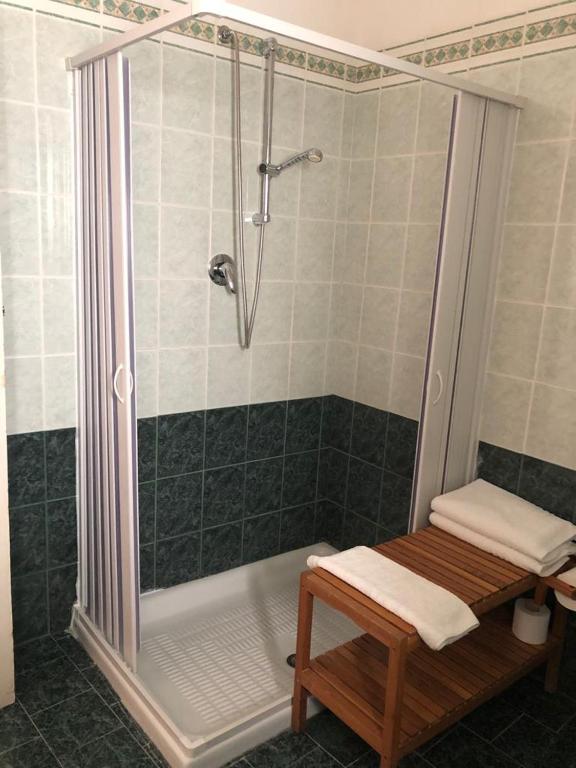 A bathroom at Rocca Sul Mare Hotel