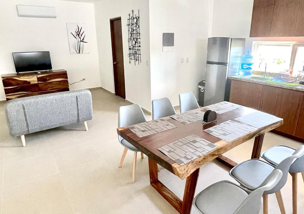 Spacious Condo, gym and rooftop pool C8