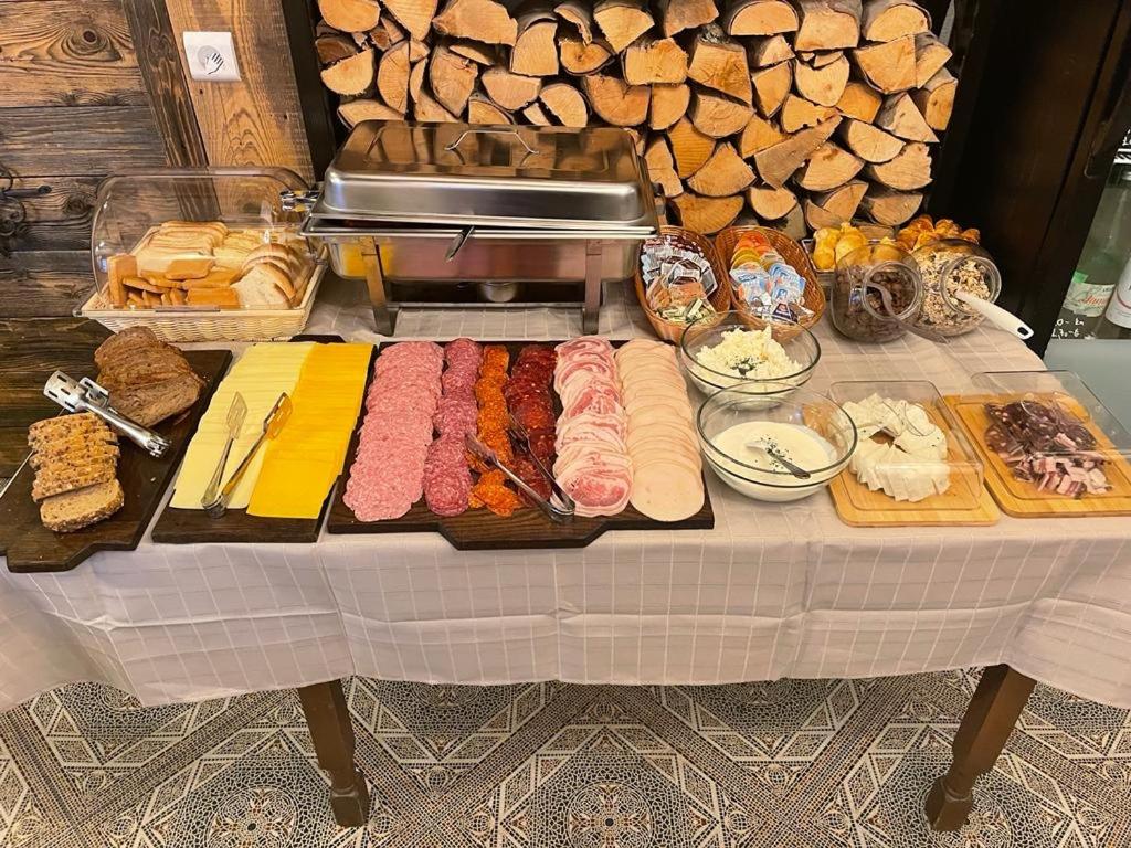 Jedlo v ubytovaní bed & breakfast alebo blízkom okolí