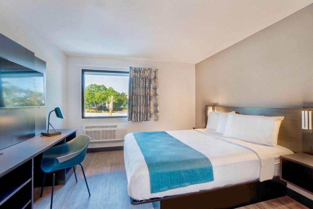 Motel 6-Fort Lauderdale, FL - 