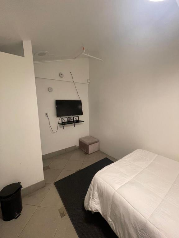 Postel nebo postele na pokoji v ubytování Culver City Hostel