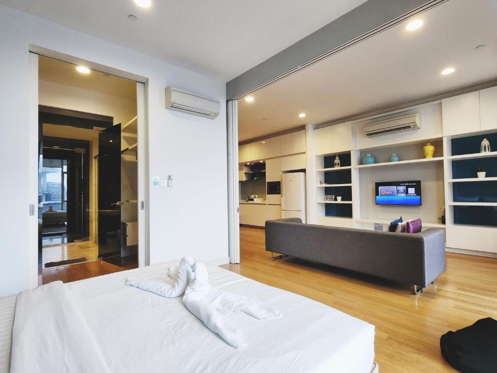 KL Platinum KLCC 42 By SNC - King Studio