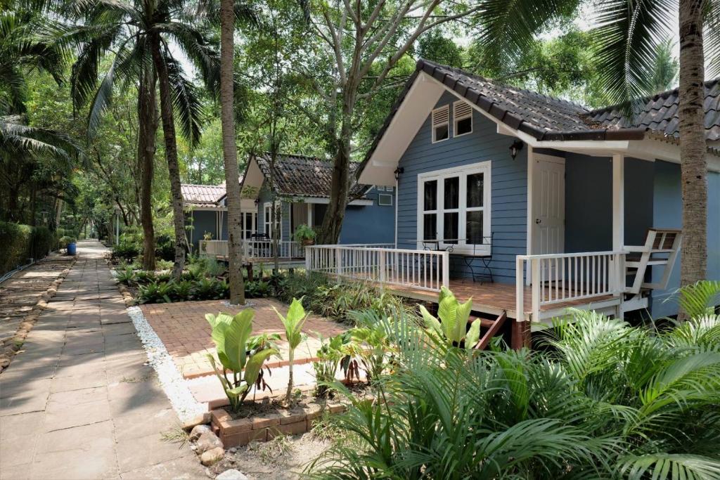 Young Coconut Garden Home Resort - Superior Double Or Twin Room