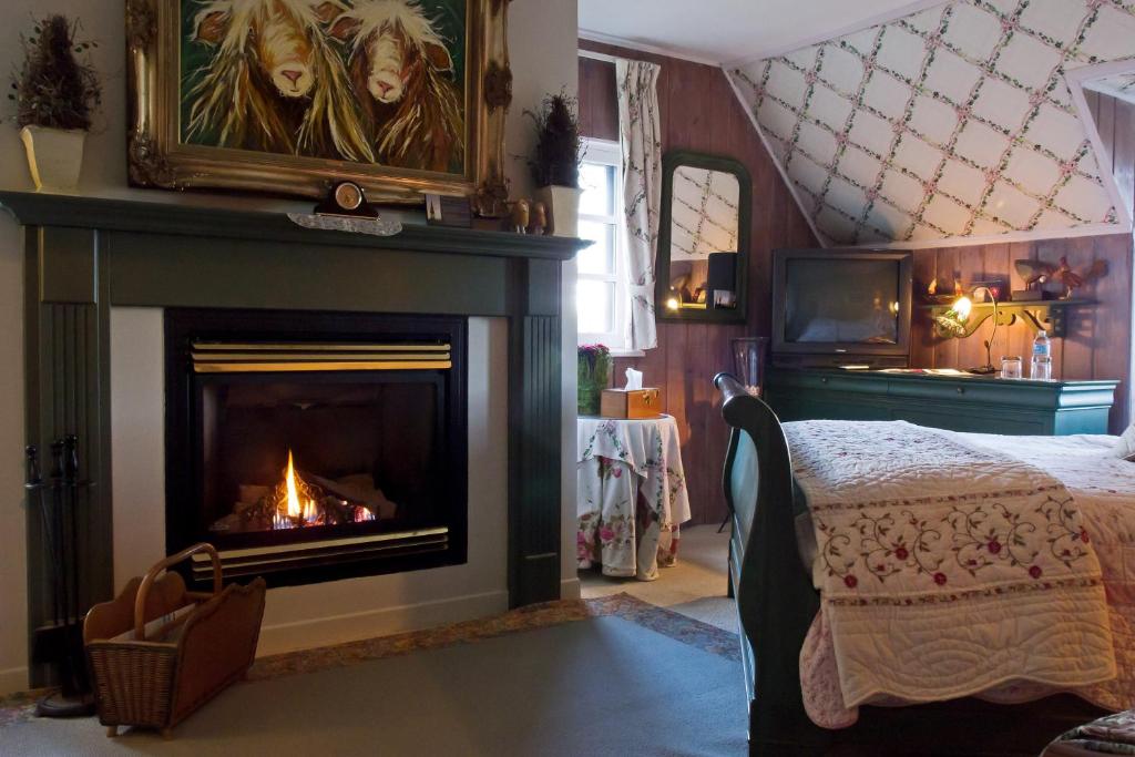 Le Petit Clocher Gite Touristique B & B - Queen Suite