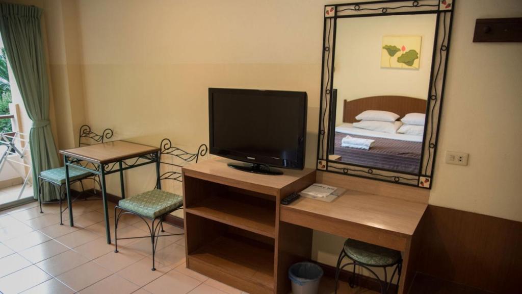 Opey De Place - Double Room With Poolside
