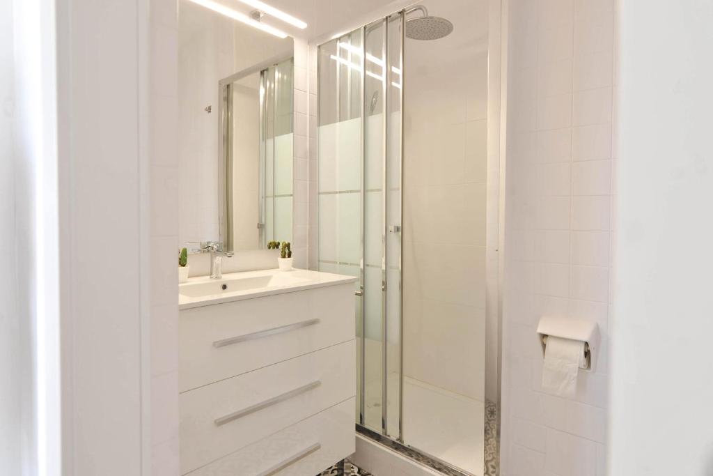 A bathroom at MARSOL