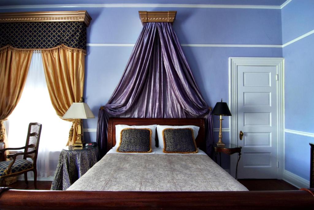 Historic Michabelle Inn - Queen Room With Garden View