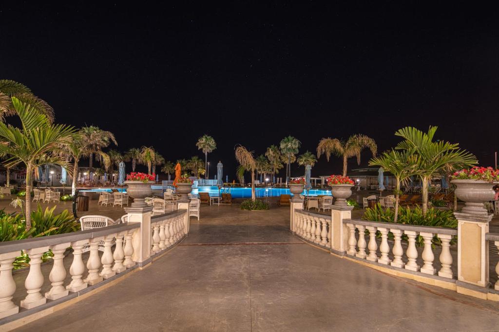 Bazén v ubytování Khayam Garden Beach Resort & Spa nebo v jeho okolí