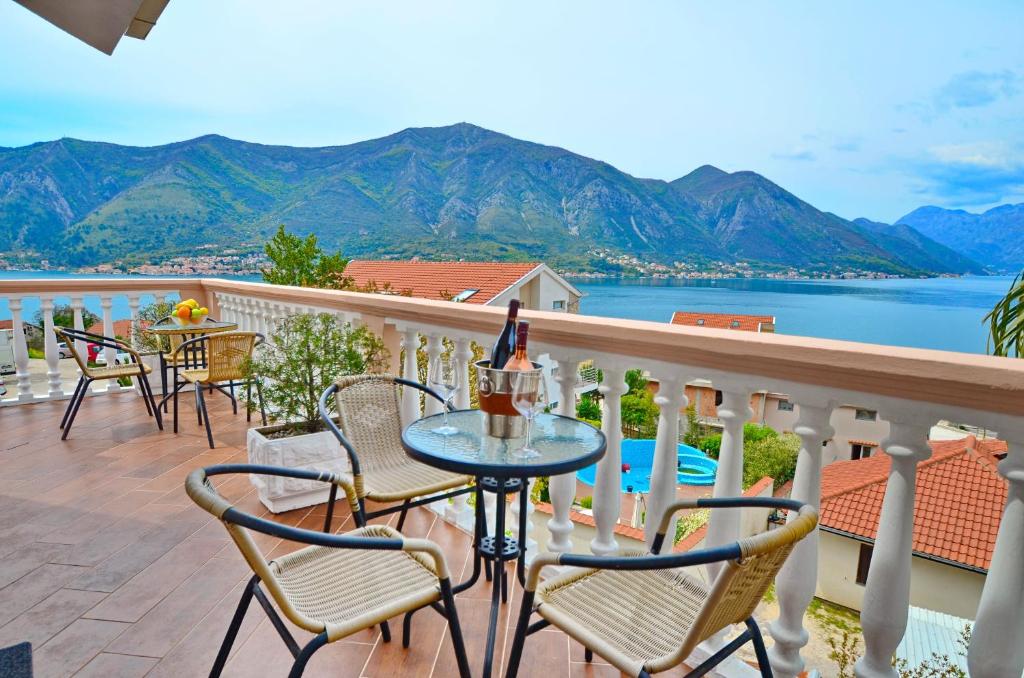 Photo de la galerie de l'établissement Apartments Blue Lagoon, à Kotor