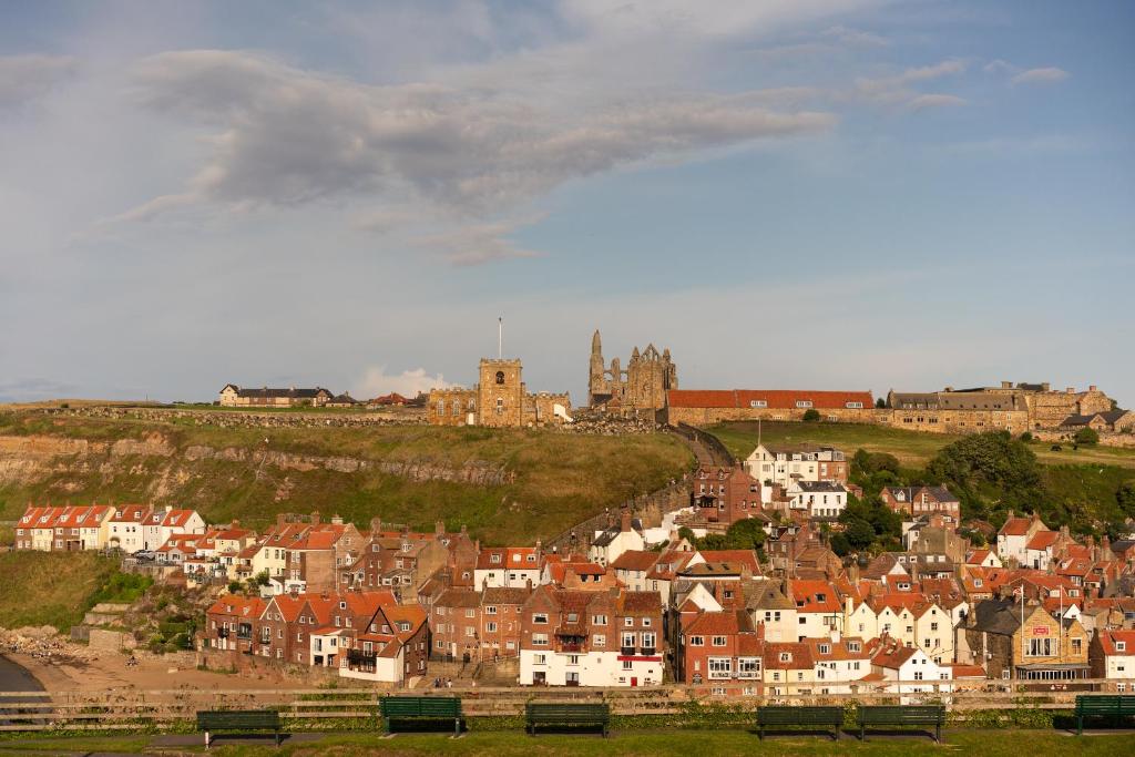 Nespecifikovaný výhled na destinaci Whitby nebo výhled na město při pohledu z hotelu