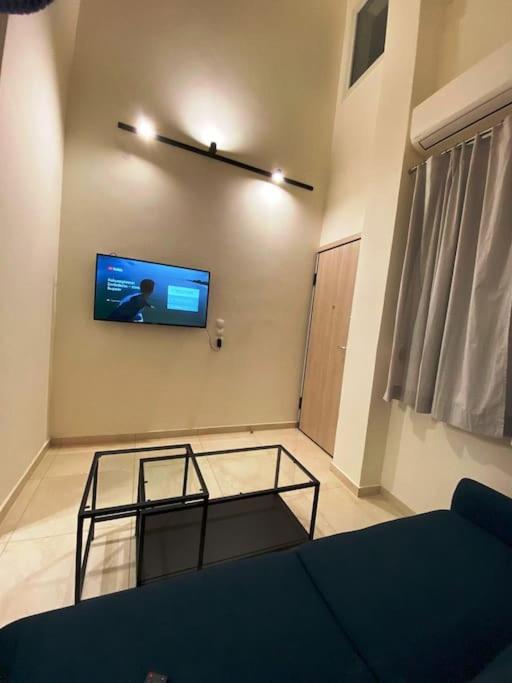 Televízia a/alebo spoločenská miestnosť v ubytovaní Luxury Loft Kalu Tsesme B