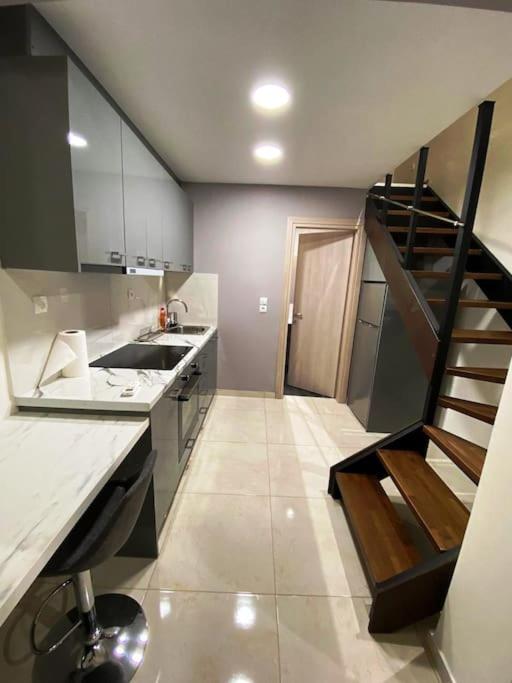 Kuchyňa alebo kuchynka v ubytovaní Luxury Loft Kalu Tsesme B