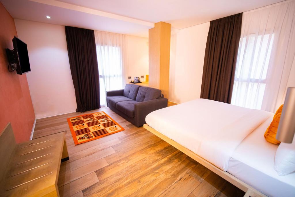 SV Chrome - Deluxe Room