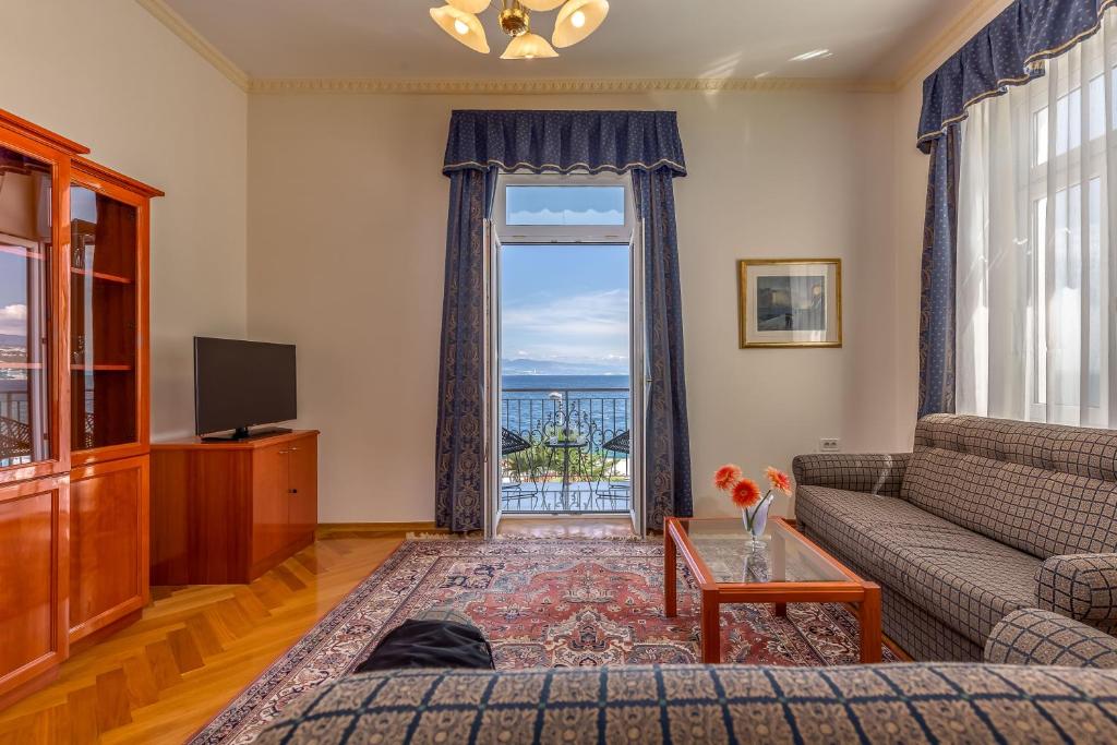 TV a/nebo společenská místnost v ubytování Hotel Galeb