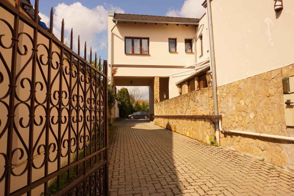 Budova, kde se bed and breakfast nachází